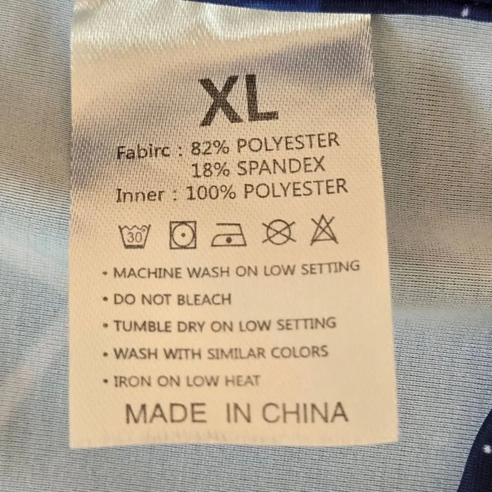 Womens Sleeveless Polo Top Featuring Print of Piano Keys and Musical Notes Size - Picture 2 of 8